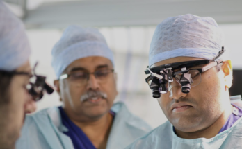 How Facial Plastic Surgeons In The UK Perform Facelift Procedures